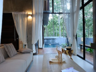 VILLA THALANENA BY THE BEACH