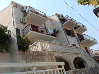 VILLA VALJALO