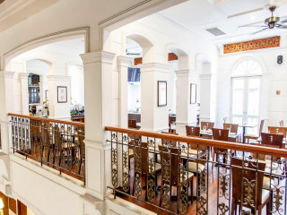 MICHAEL BY THE SEA - ALEZZI BEACH RESORT