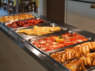 Village Inn Studios & Family Apartments