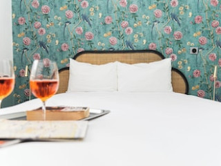 VINTAGE PARIS GARE DU NORD BY HIPHOPHOSTELS