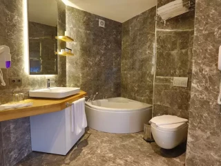 Remezzo Studios and Apartments