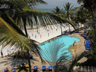VOYAGER BEACH RESORT
