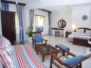 VOYAGER BEACH RESORT