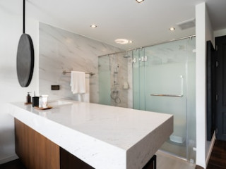 WARM WINDOW SILOM HOSTEL