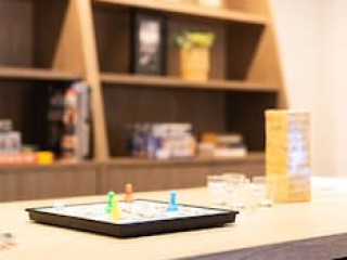 WARM WINDOW SILOM HOSTEL