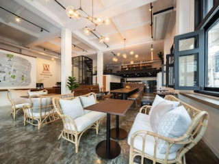 WARM WINDOW SILOM HOSTEL