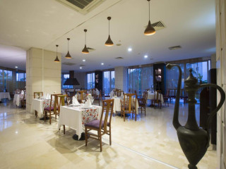 QUALITY LODGE BY BEST WESTERN