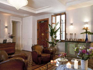 Bull Reina Isabel and Spa