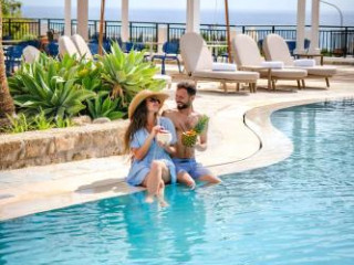 WELLCLUB FAMILY WELLNESS & SEA VIEW SUITES