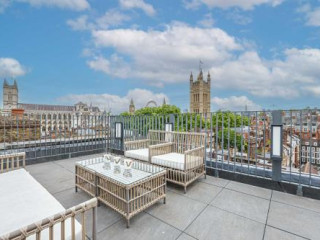 WESTMINSTER APARTMENTS BY D'MONTRIO