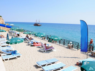 WHITE CITY BEACH HOTEL