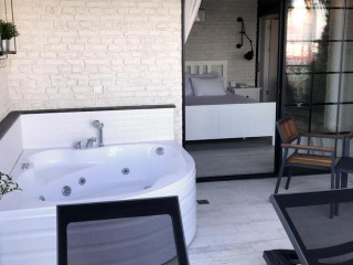 WHITE CITY RESORT HOTEL