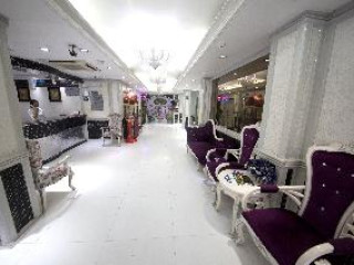 White Fort Hotel