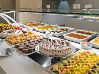 White Olive Elite Laganas