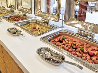 White Olive Premium Laganas