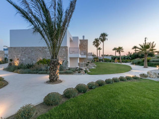 White Pearls Luxury Suites