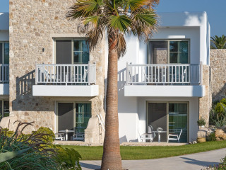 White Pearls Luxury Suites