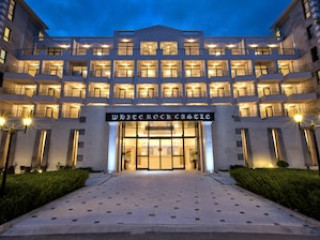 WHITE ROCK CASTLE, SUITE HOTEL