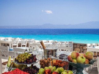 White Suites Resort