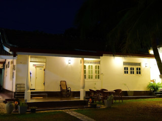 White Villa Airport Transit Hotel