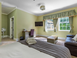 Woodlands Manor