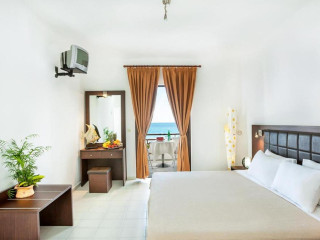 Xenios Dolphin Beach Hotel