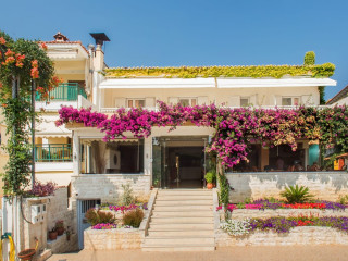 Xenios Loutra Village Beach Hotel