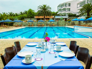 Xenios Port Marina Hotel