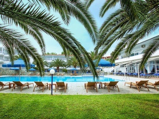 Xenios Port Marina Hotel