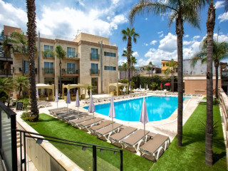 YACHTING PALACE HOTEL