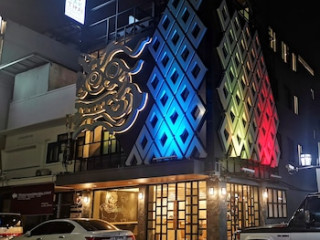 YAKTHAI POSHTEL