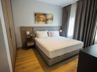 YALINN HOTEL