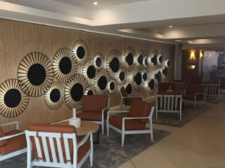 Yellow Praia Monte Gordo Hotel