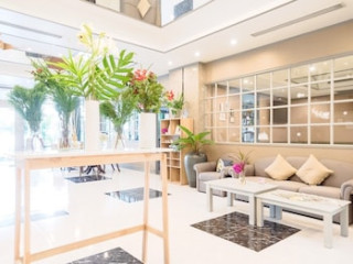 YELLOW RIBBON HILLS EXECUTIVE MANSION