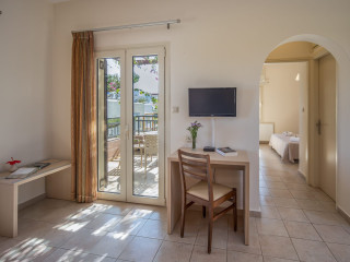 YOUR MEMORIES HOTEL & APARTMENTS