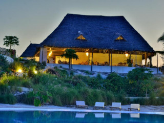 Zanbluu Beach