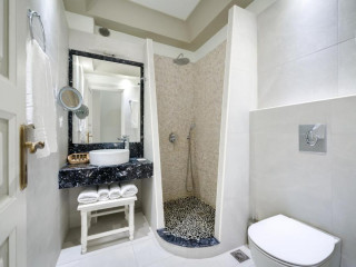 Zephyros Hotel