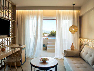 ZEUS ELEVA MIRABELLO BAY