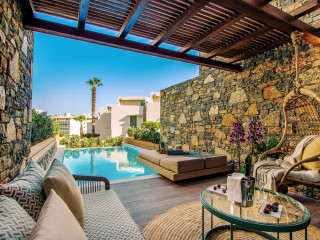 ZEUS ELEVA MIRABELLO BAY