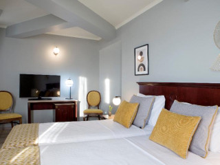 Zeus Essence Bucharest Venezia