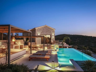 Zeus Exclusive Villas