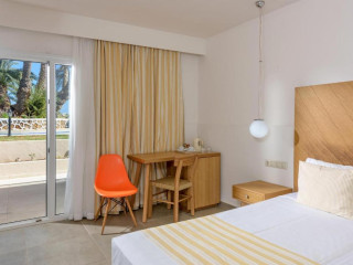 Zeus Hotels Palm Beach