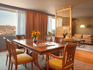 Zeus Wyndham Grand Athens