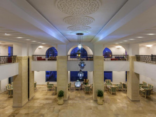 Zodiac Hotel