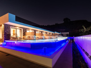 Zoes Hotel