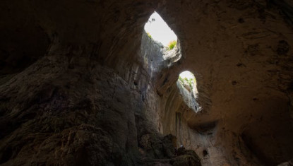 o zi cat o vacanta - casutele flintstone – geoparkul iskar - panega – pestera prohodna “ochii lui dumnezeu” 1