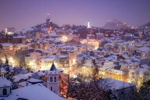 EXCURSIE 2 ZILE BULGARIA TARGURILE DE CRACIUN PLOVDIV SI VELIKO TARNOVO EXTRA REDUCERE