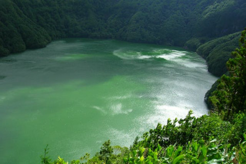 O zi cat o vacanta - Lacul de Smarald – Vulcanul Racos – Castelul Sükösd-Bethlen 
