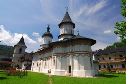 PELERINAJ 2 ZILE MANASTIRILE SECU - VLADICENI - HADAMBU